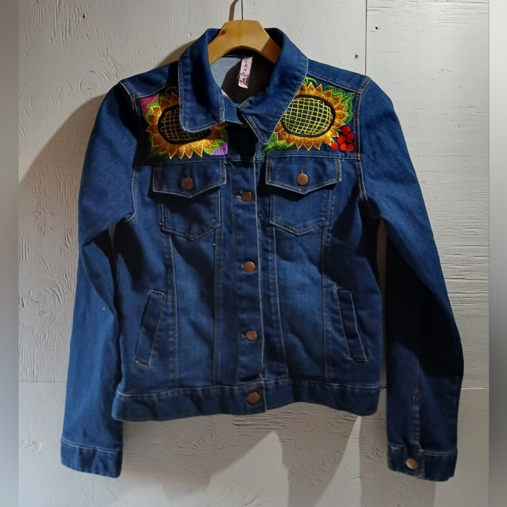 Embroidered Denim Jacket ( Hang )